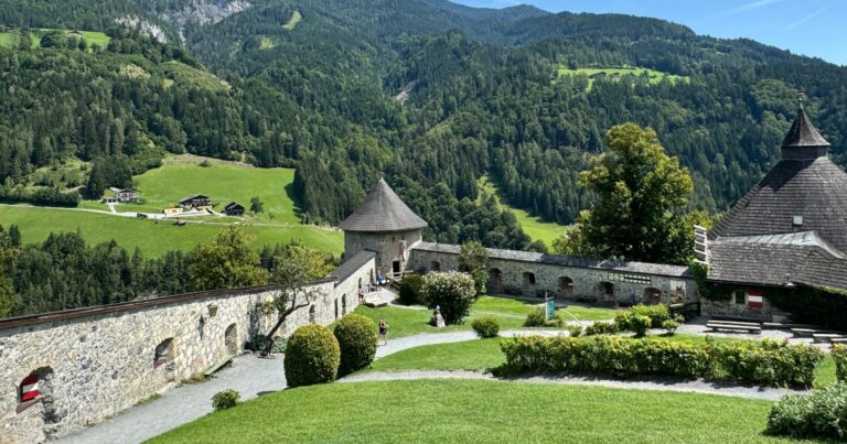 Bobstours Tour Castle Garden Mountains Greenery