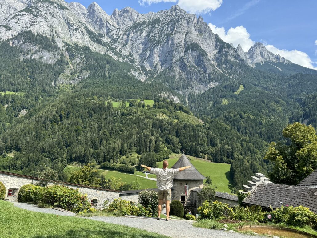 Bobstours Tour Man Mountains Forest View
