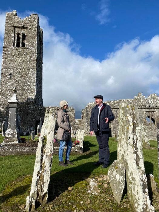 Boynevalleytours Tour Ruins Graveyard Tourists Sky