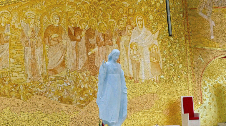 Estreladalva Tour Mosaic Statue Church Interior