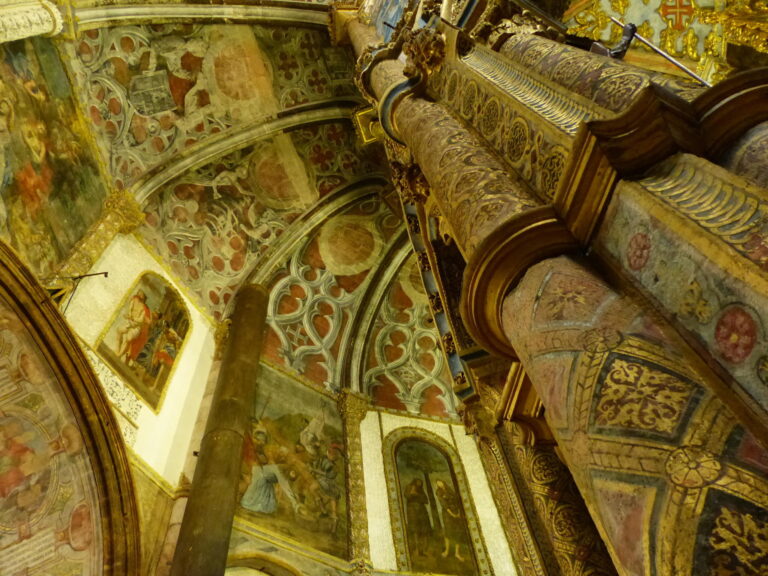 Estreladalva Tour Ornate Ceiling Painted Columns