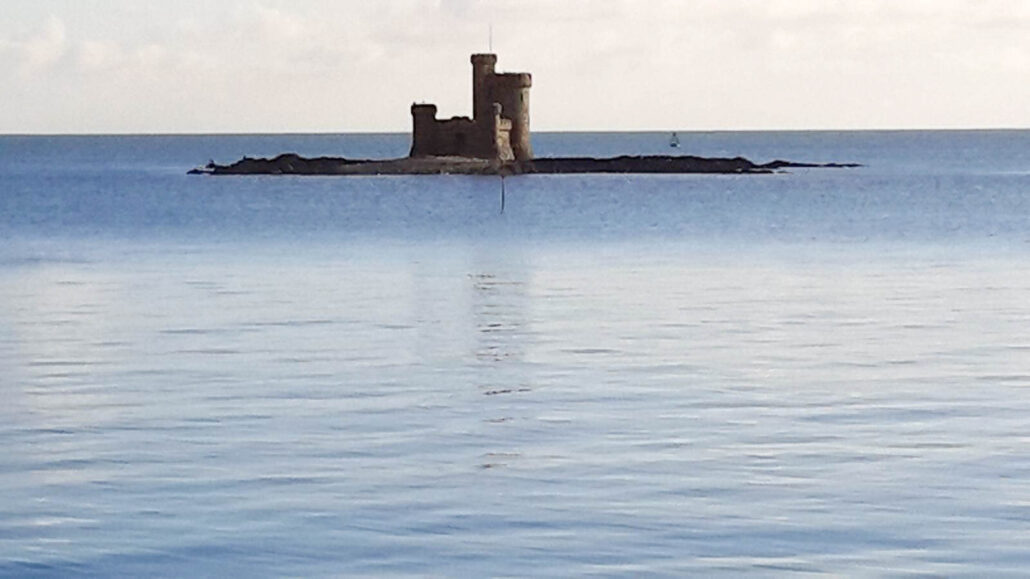 Guidedtoursofmann Tour Castle Island Ocean