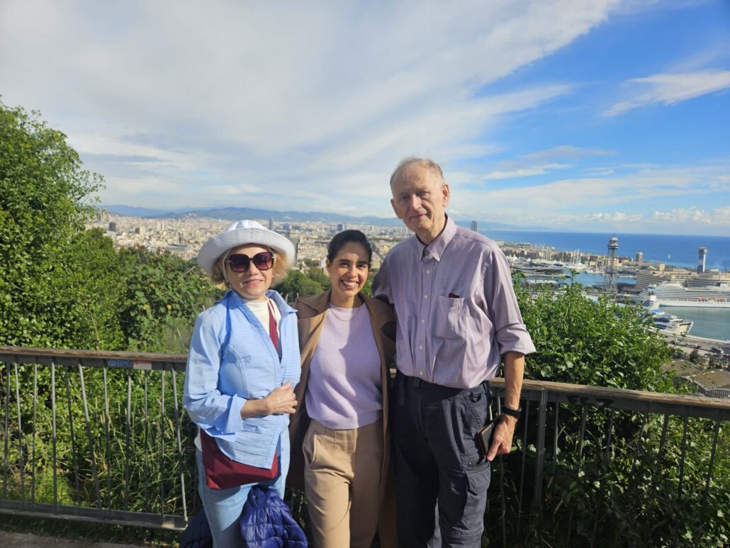Inoutbarcelona Tour City View Three People Harbor