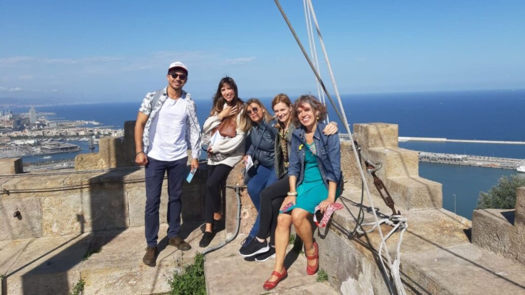 Inoutbarcelona Tour Group People Castle View Ocean