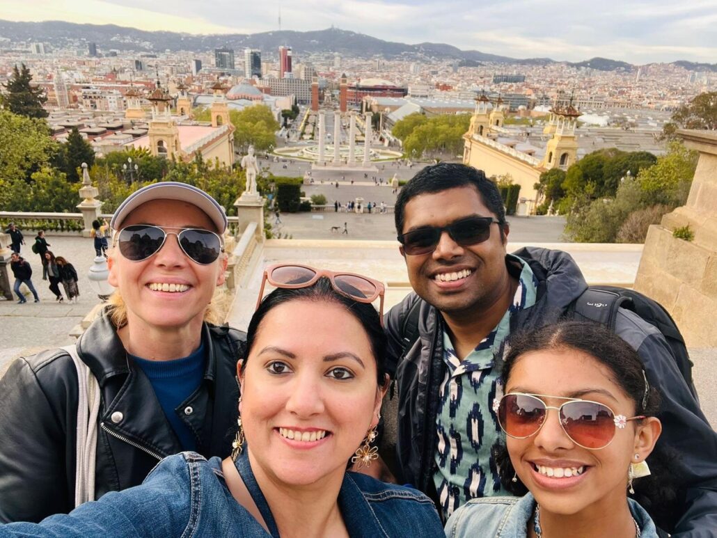 Inoutbarcelona Tour Group Selfie City View