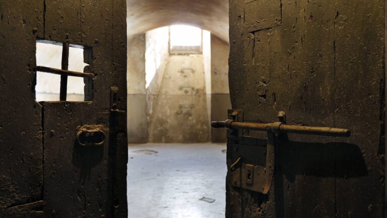 Inoutbarcelona Tour Rusty Prison Doors Interior