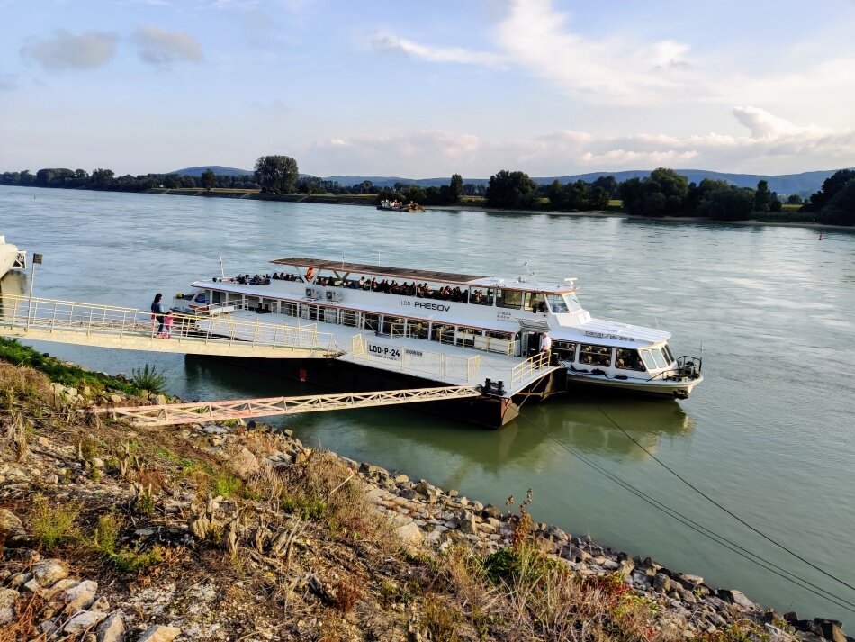 Lod Tour Riverboat Dock Bridge