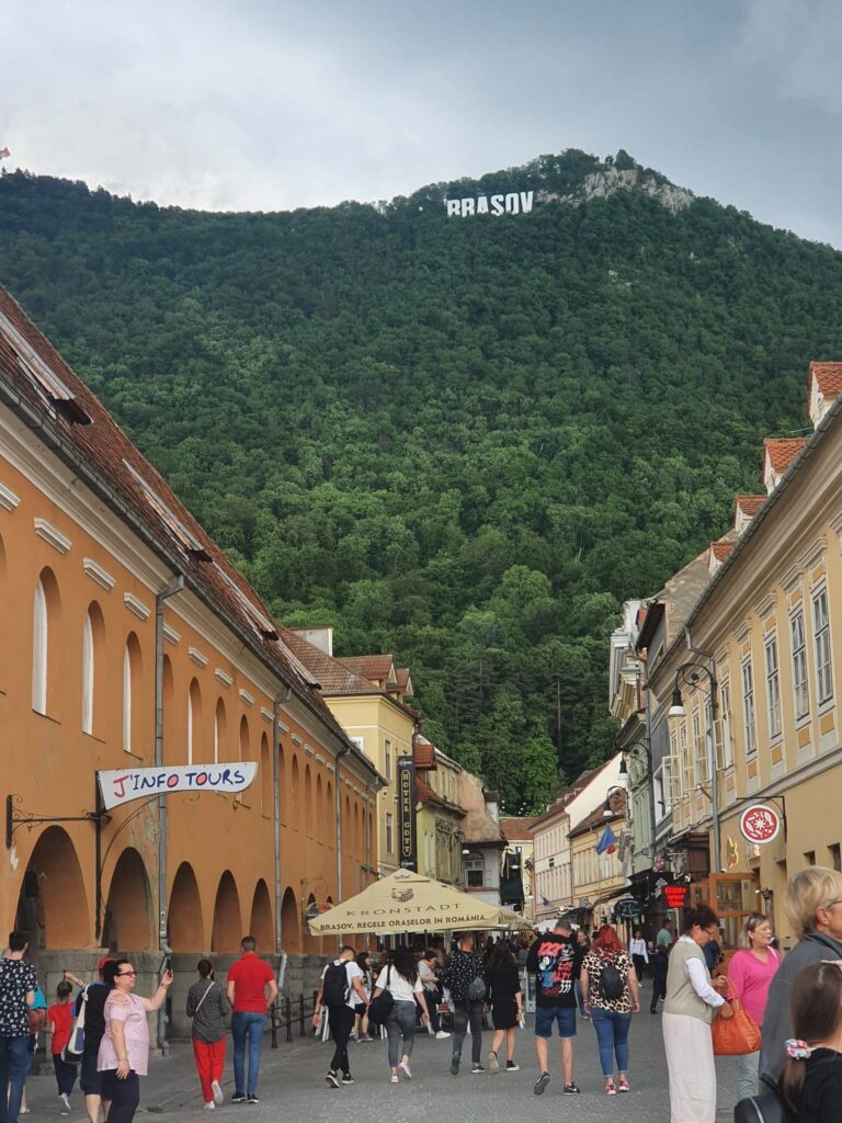 Marastours Tour Brasov Signature Mountain Street