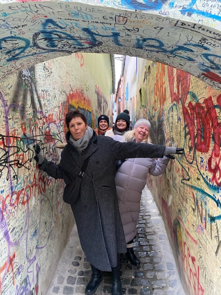 Marastours Tour Graffiti Alley Four Women