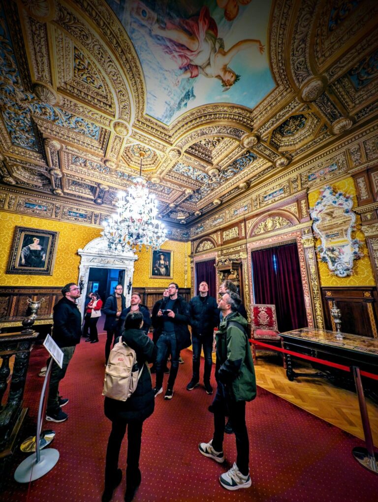 Marastours Tour Ornate Ceiling Chandelier Guided Tour