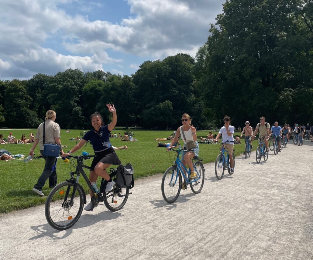 Mikesbiketours Tour Bicyclists Park Grass Sunny 