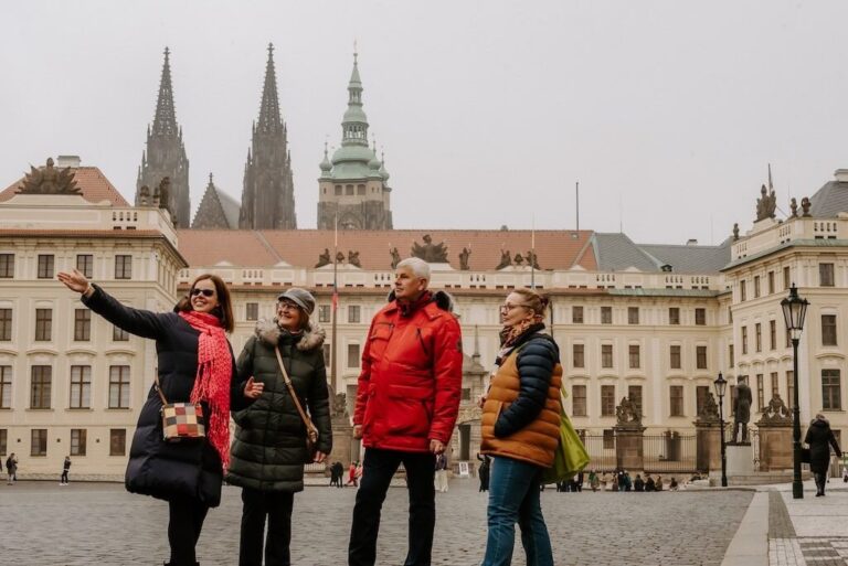 Praguecityadventures Tour Tourists Prague Castle Sightseeing