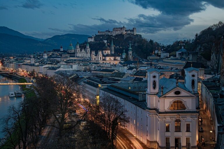 Primetours Tour Salzburg Cityscape Castle River