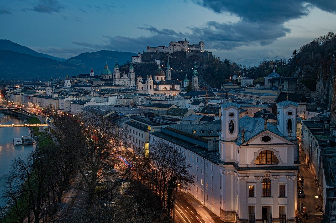 Primetours Tour Salzburg Cityscape Castle River
