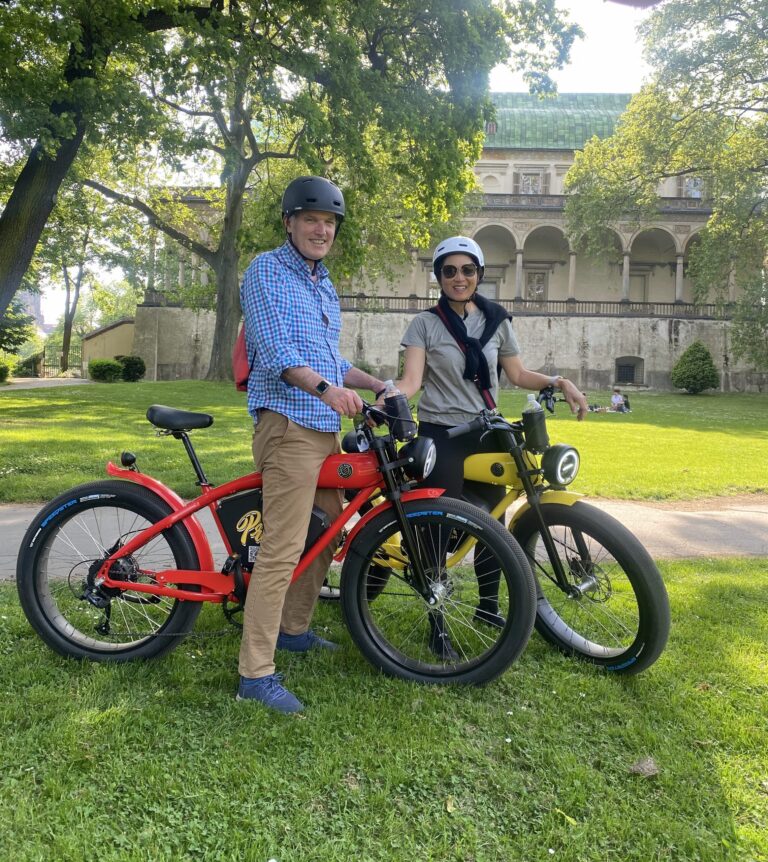 Scroosertour Tour Bicyclists Park Historical Building