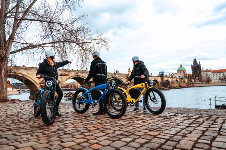 Scroosertour Tour Cyclists River Bridge Bikes