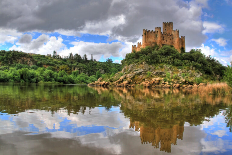 Silvercoasttravelling Tour Castle Reflection Water Clouds