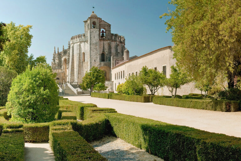 Silvercoasttravelling Tour Historic Church Garden Steps