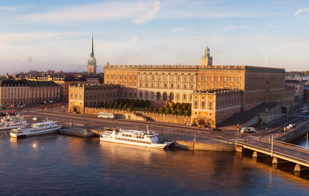 Swedenhistorytours Tour Castle Waterfront Boats Skyline