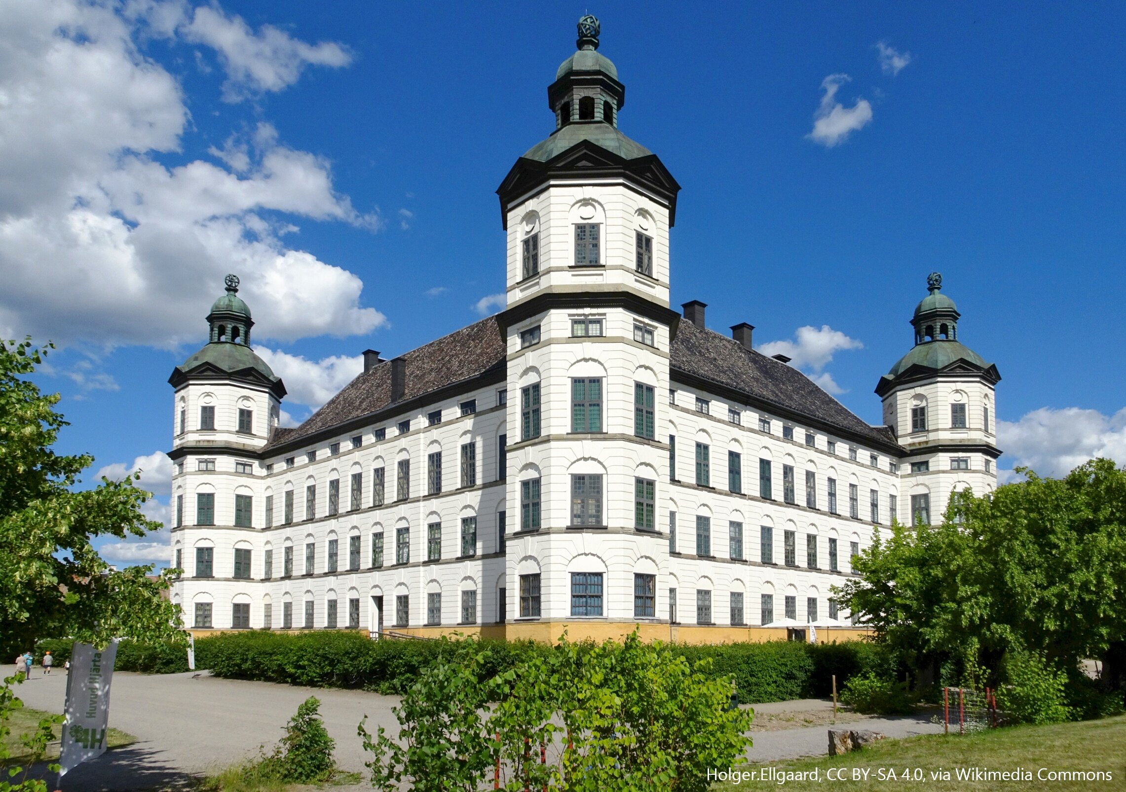 Swedenhistorytours Tour Historic Building White Tower Green Roof