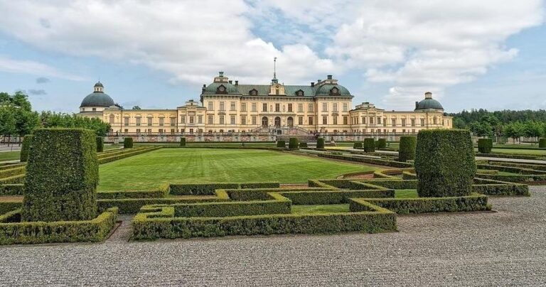 Swedenhistorytours Tour Manor Garden Symmetrical Hedges