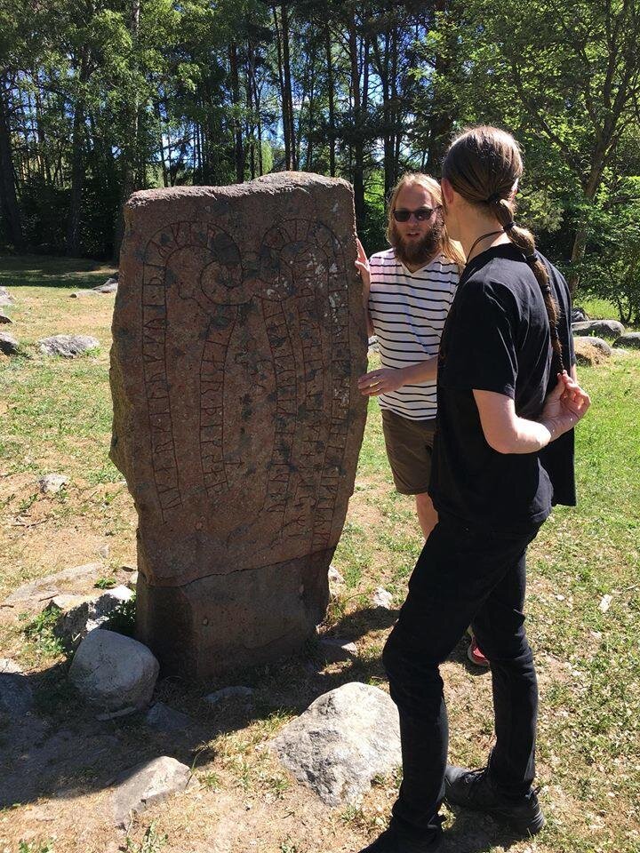 Swedenhistorytours Tour Men Stone Carvings Park
