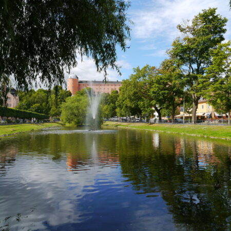 Swedenhistorytours Tour Pond Fountain Reflections Trees