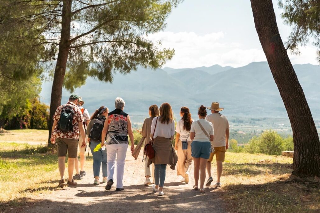 Theoliveroutes Tour Hikers Path Mountains Trees