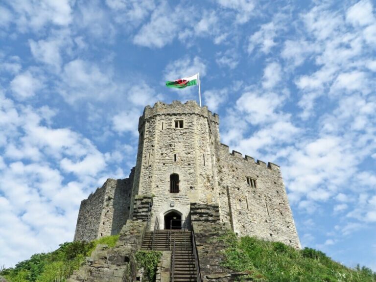 Toursoftheuk Tour Castle Stone Steps Flag