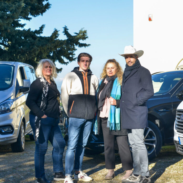 Tuscanyexplore Tour Group People Cars Trees 